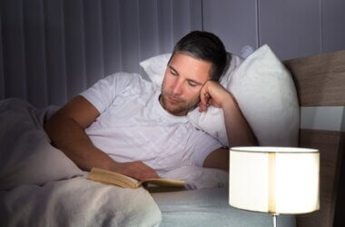 is it better to read before bed or in the morning?