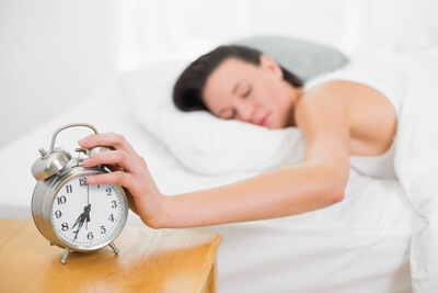 should you let yourself wake up naturally?