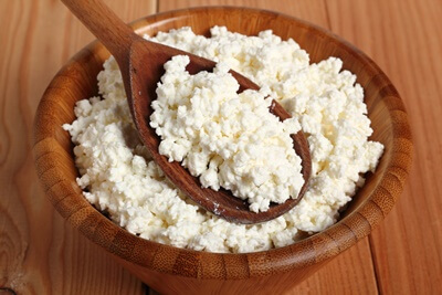 does cottage cheese before bed help you sleep?