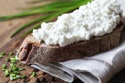 what does cottage cheese do before bed?