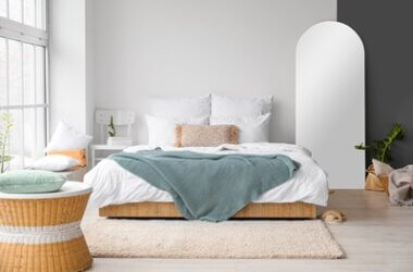 is it bad to sleep next to a mirror?