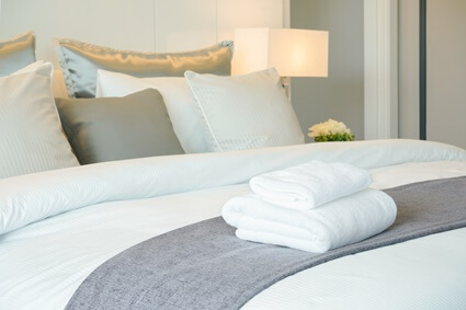 how do hotels make their beds so comfortable?