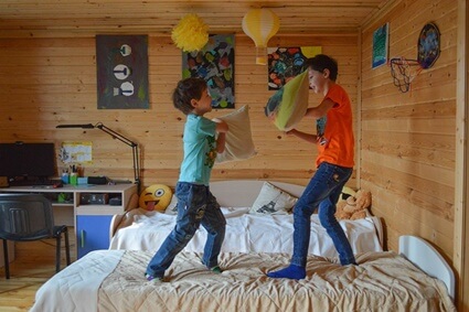 Opposite gender siblings sharing a room law